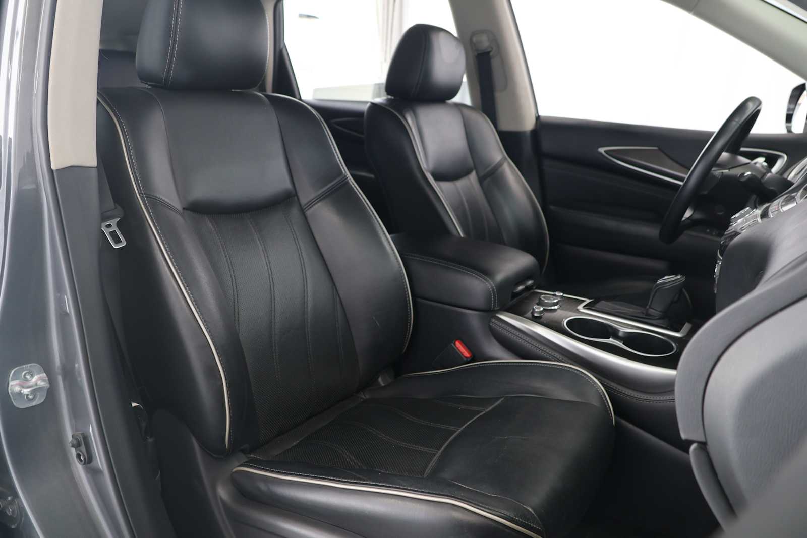 Used 2017 Graphite Shadow INFINITI  image 16
