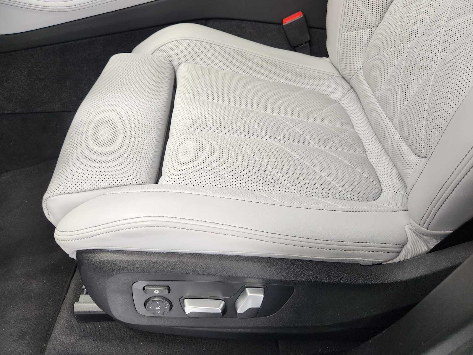 Certified Used 2024 Alpine White BMW sDrive40i image 14