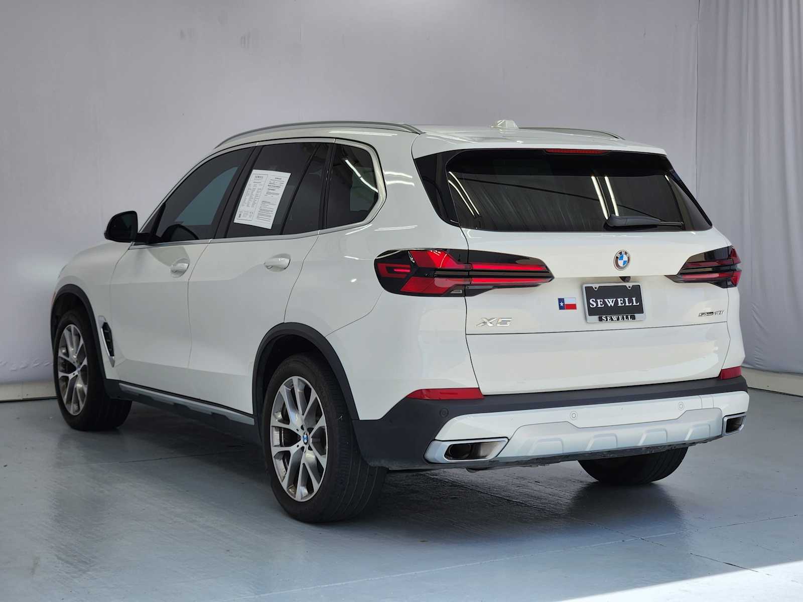 Certified Used 2024 Alpine White BMW sDrive40i image 3