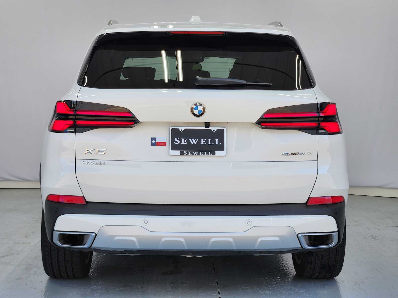 Used 2026 Alpine White BMW sDrive40i image 7