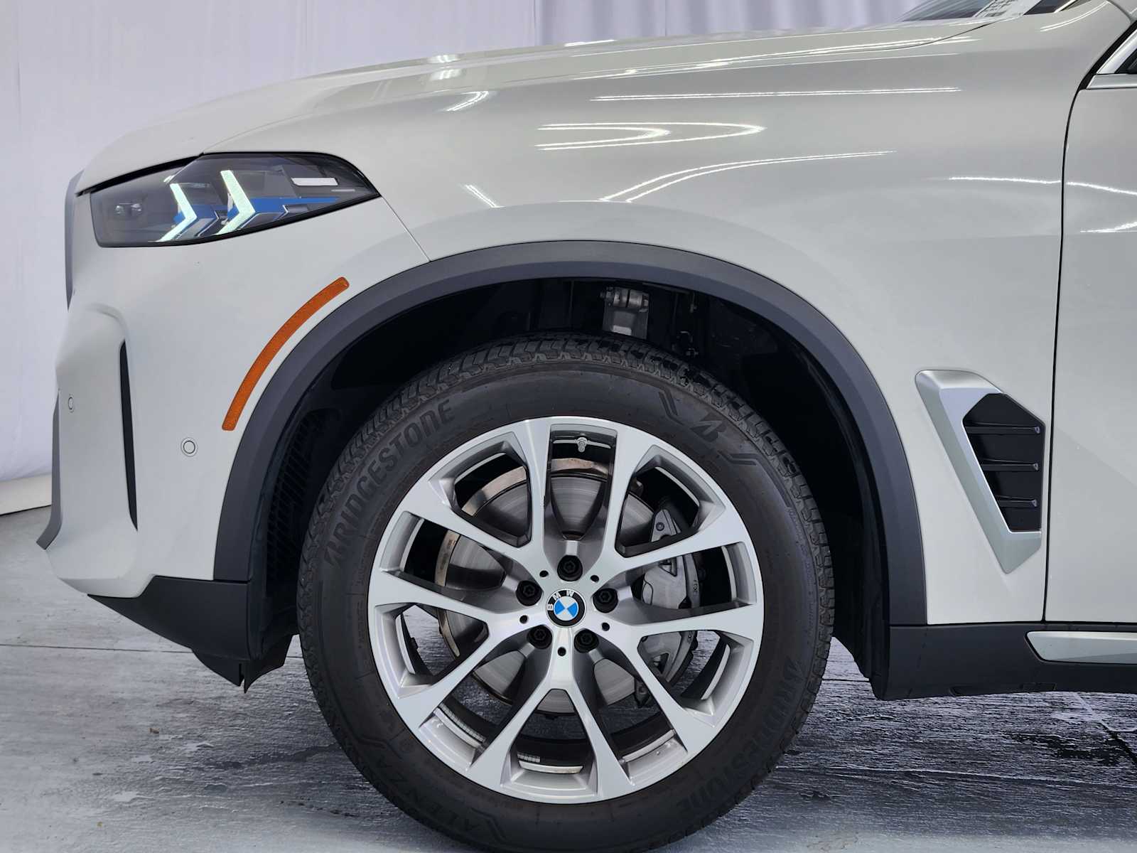 Used 2026 Alpine White BMW sDrive40i image 10