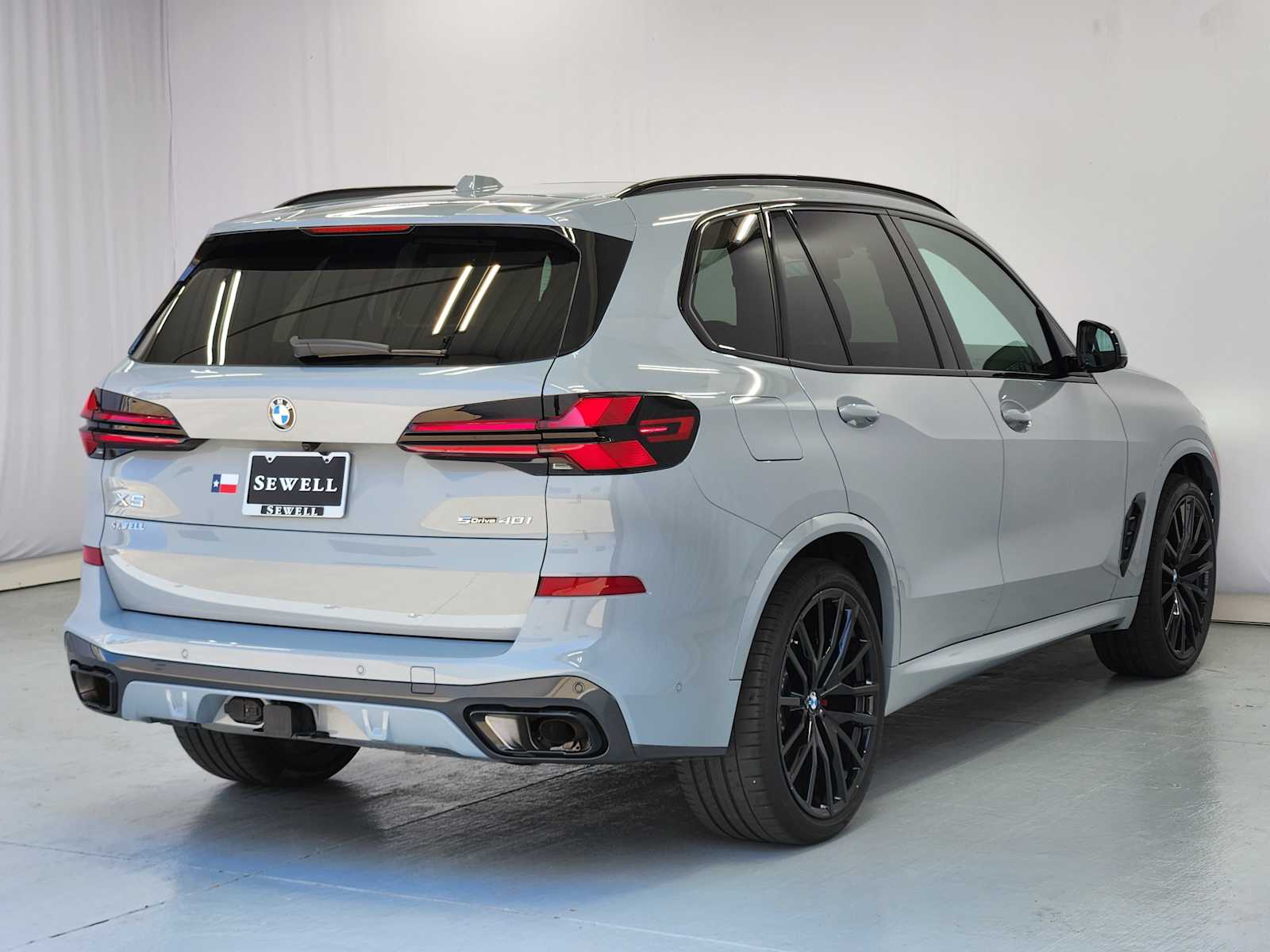 Used 2026 Brooklyn Grey Metallic BMW sDrive40i image 8