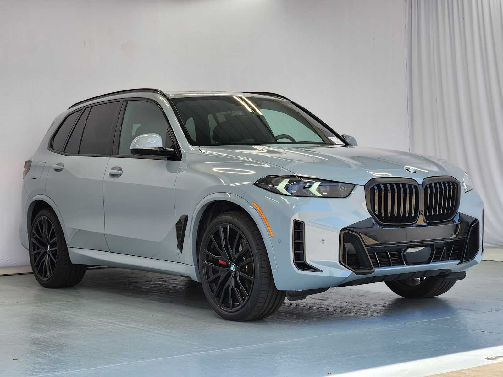 Used 2026 Brooklyn Grey Metallic BMW sDrive40i image 4