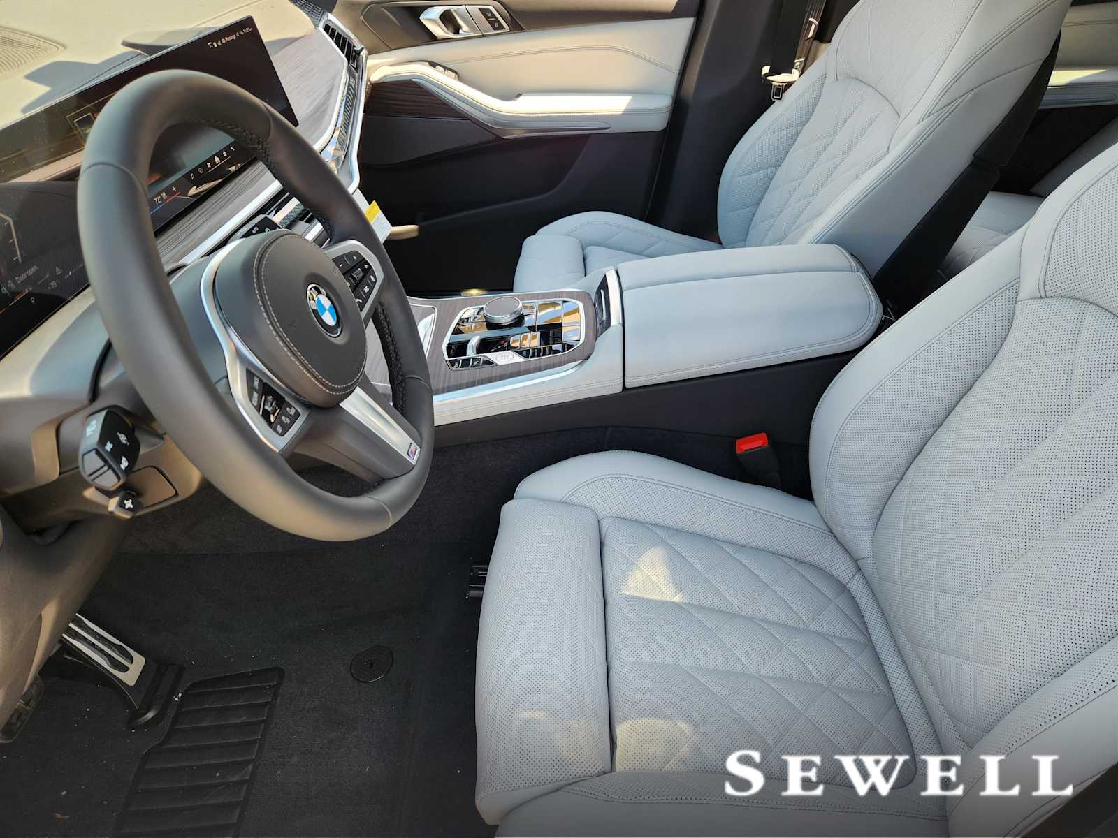 New 2026 Brooklyn Grey Metallic BMW sDrive40i image 4
