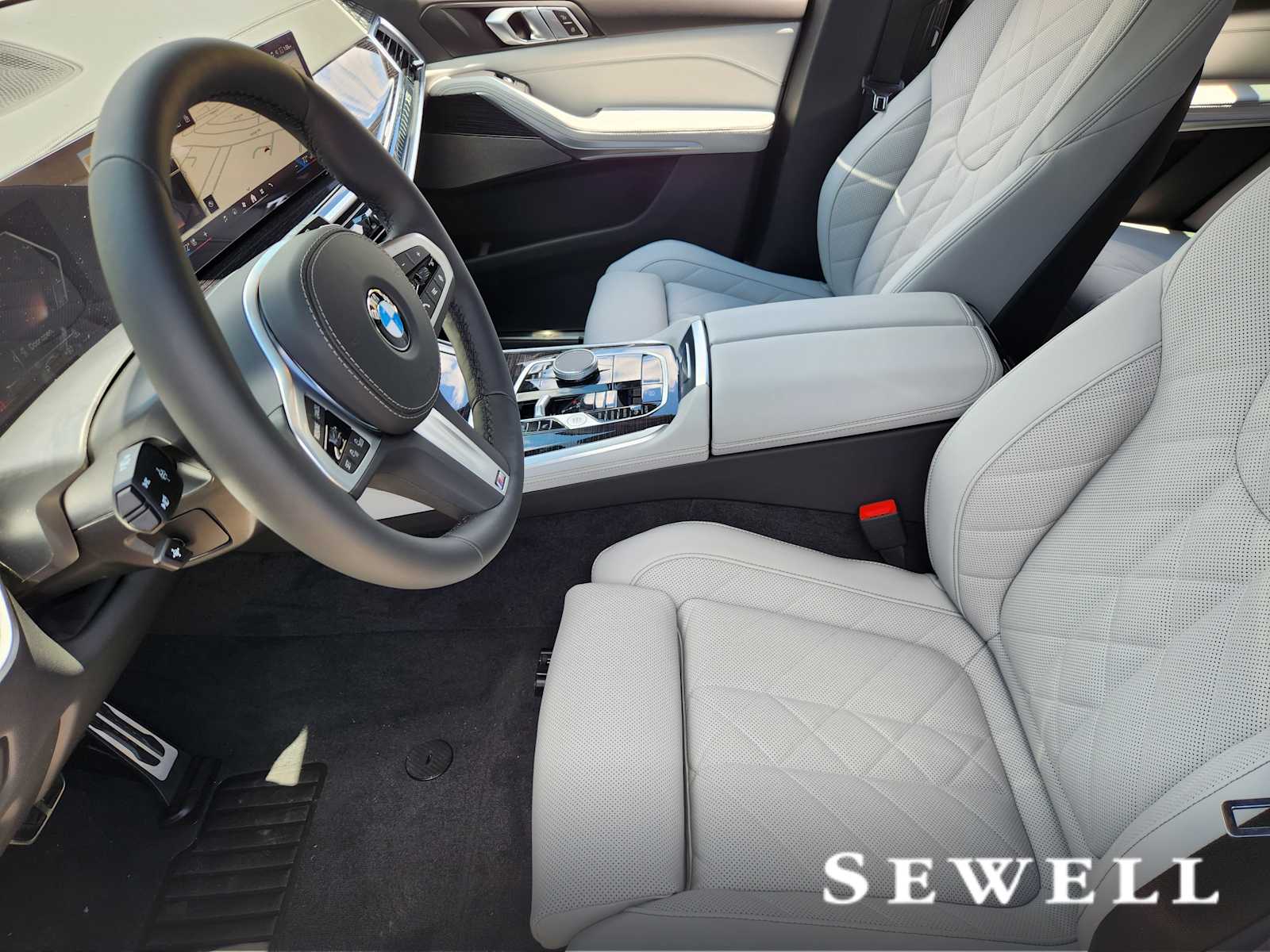 New 2026 Dravit Grey Metallic BMW xDrive40i image 4