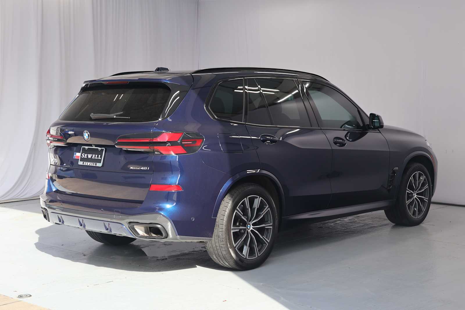 Certified Used 2024 Tanzanite Blue II Metallic BMW xDrive40i image 7
