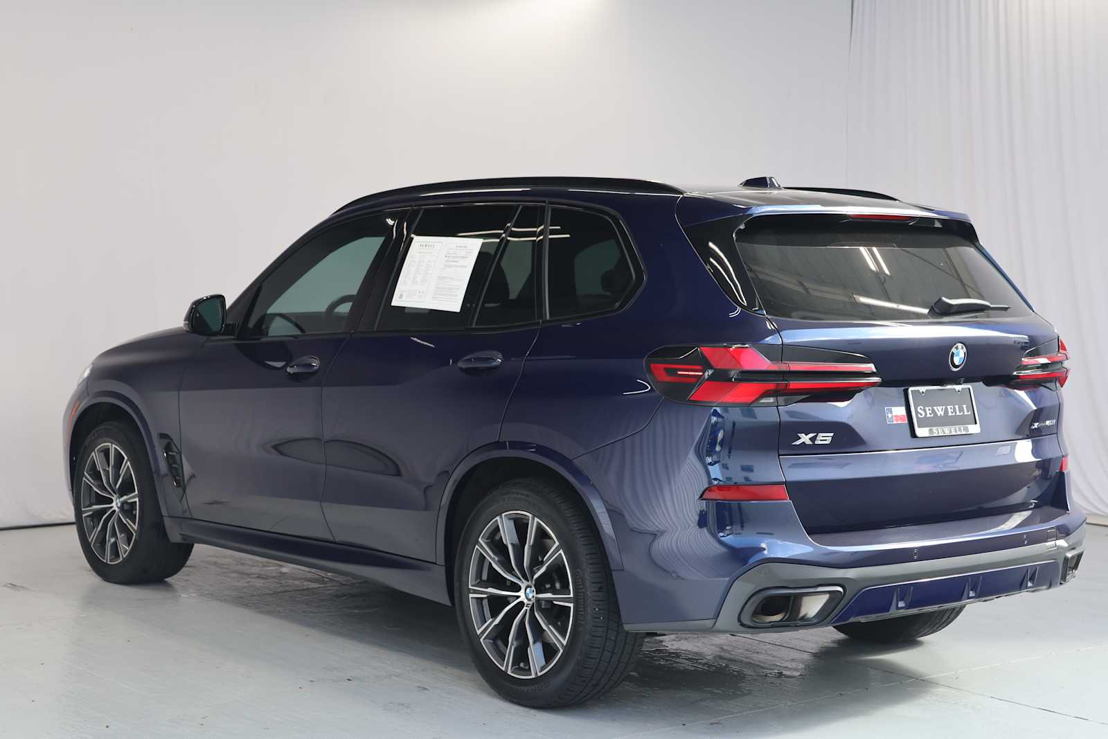 Certified Used 2024 Tanzanite Blue II Metallic BMW xDrive40i image 5