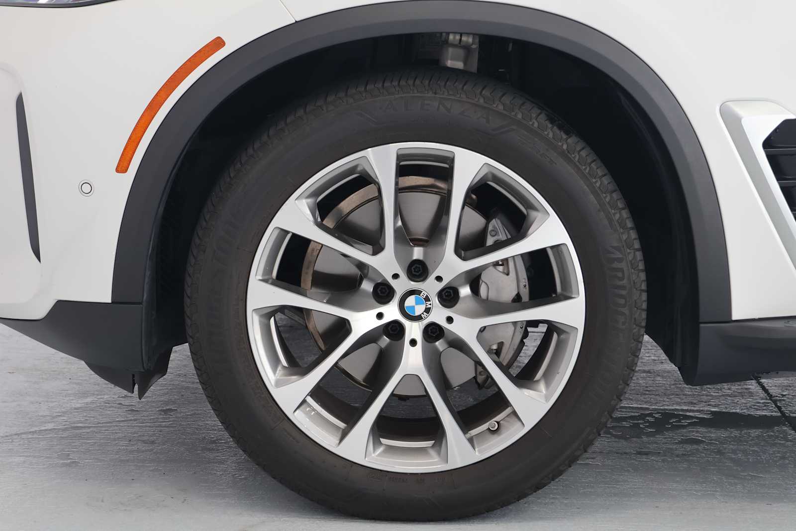Certified Used 2026 Mineral White Metallic BMW xDrive40i image 11