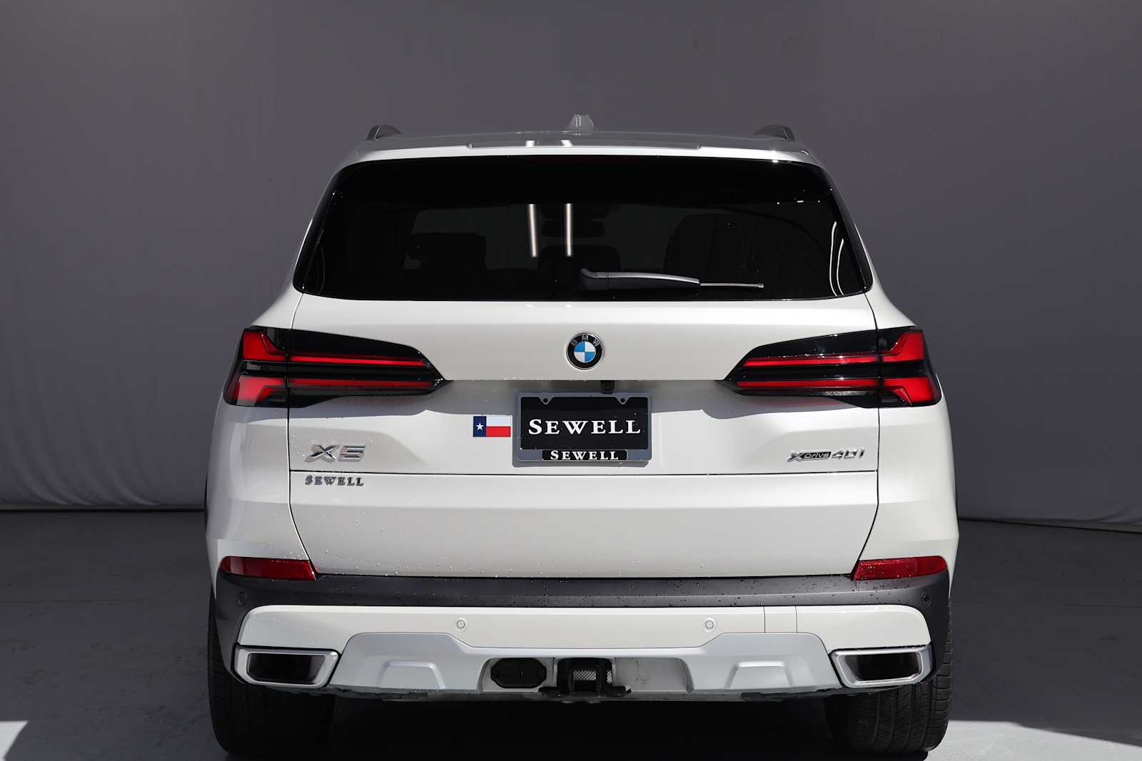 Certified Used 2026 Mineral White Metallic BMW xDrive40i image 8