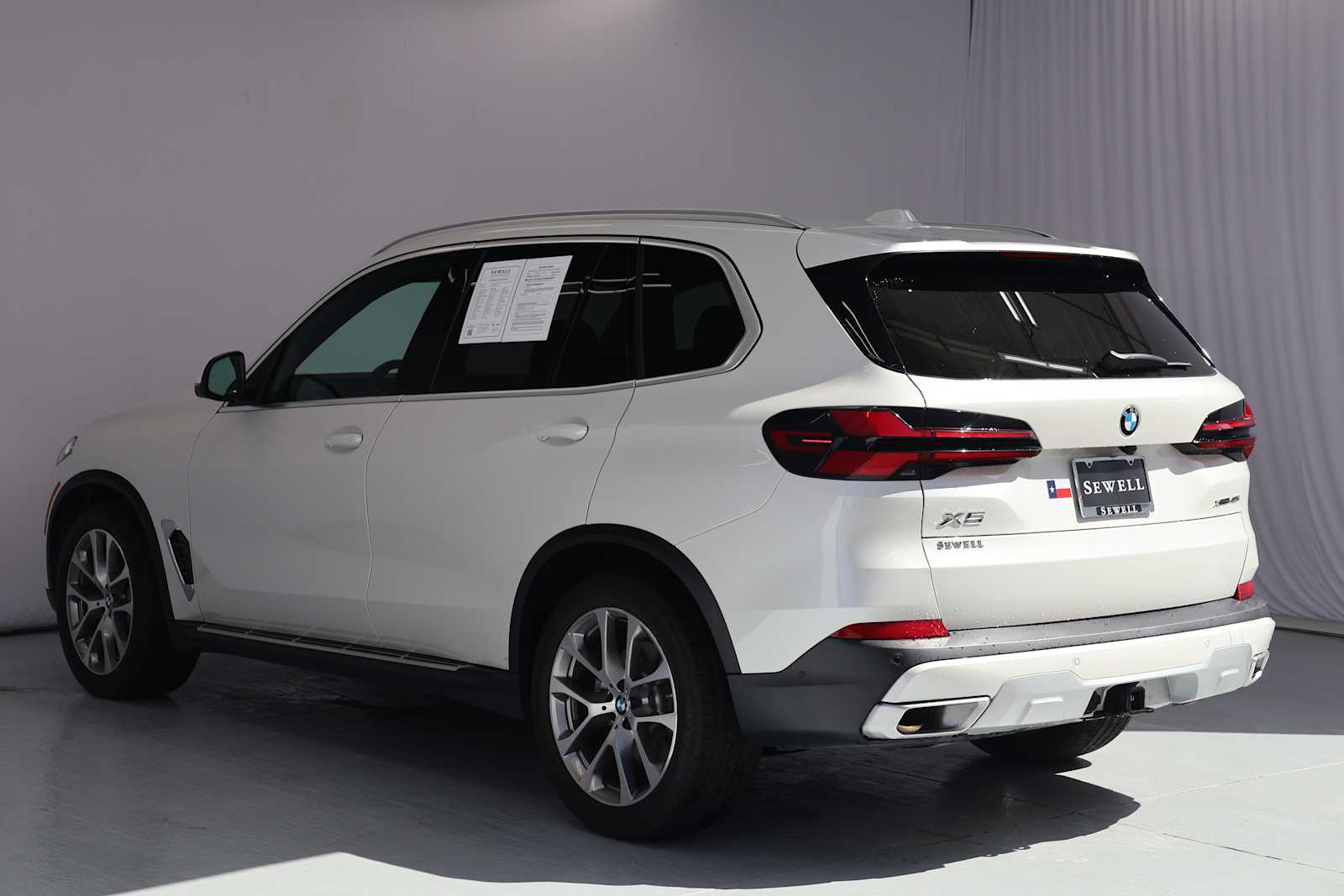 Certified Used 2026 Mineral White Metallic BMW xDrive40i image 7