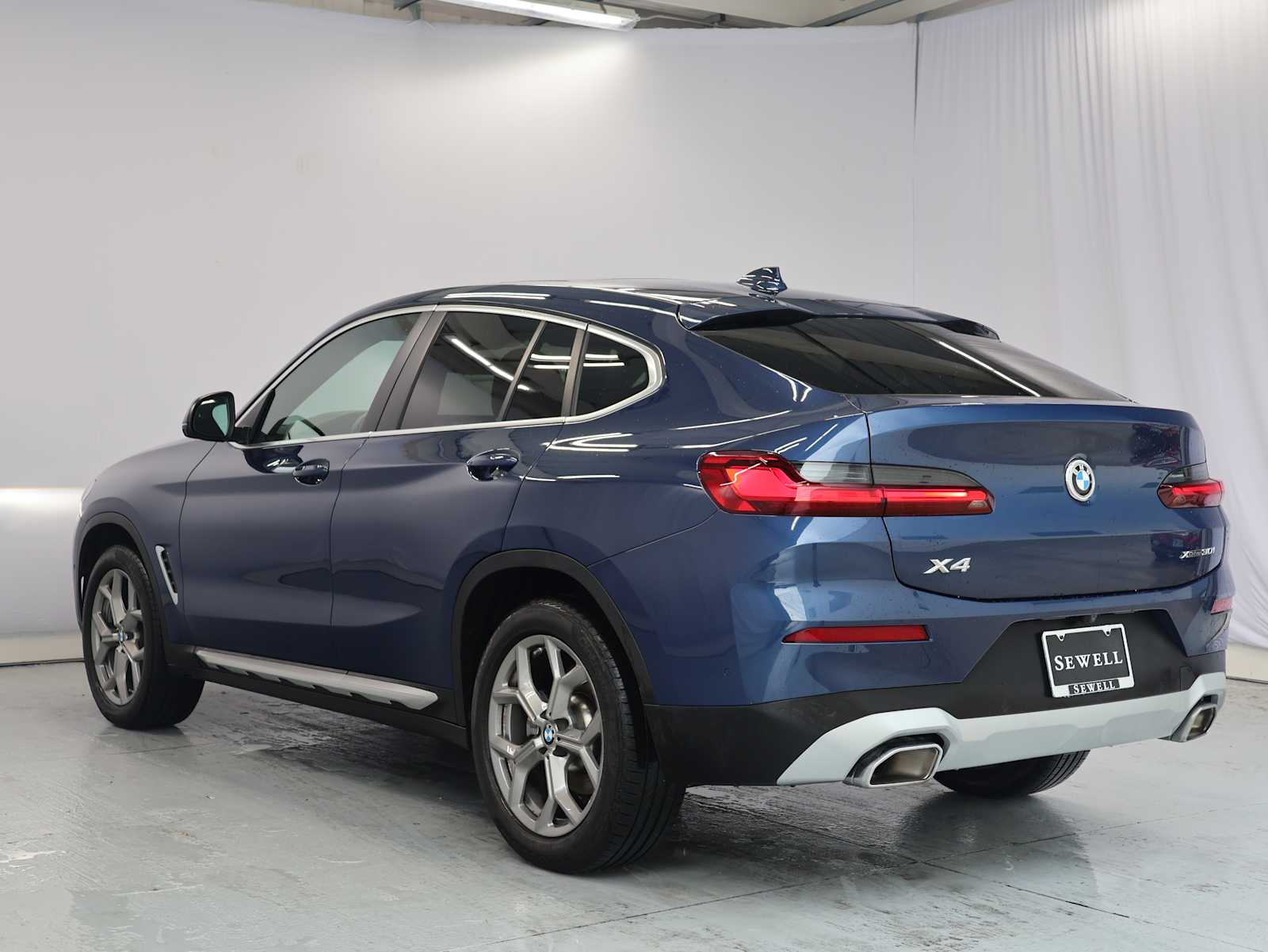 Certified Used 2025 Phytonic Blue Metallic BMW xDrive30i image 5