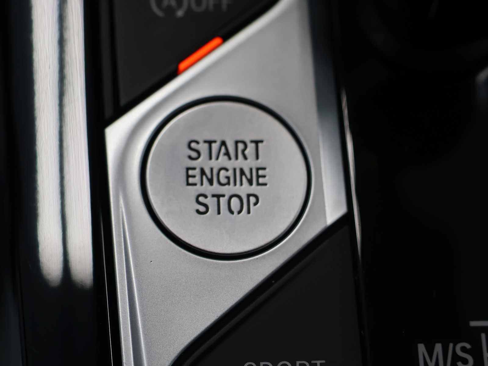 Certified Used 2025 Phytonic Blue Metallic BMW xDrive30i image 19