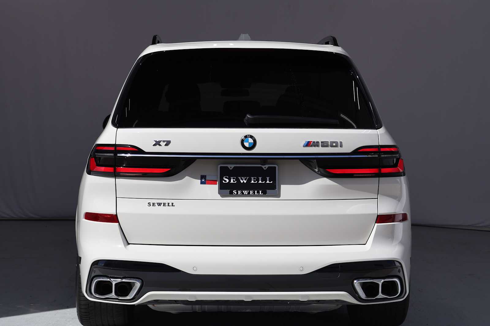 Certified Used 2025 Alpine White BMW M60i image 6