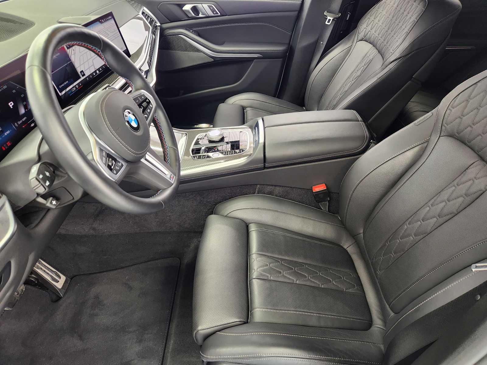 Used 2025 Mineral White Metallic BMW M60i image 10