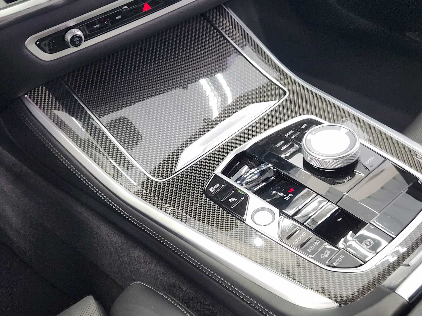 Used 2025 Mineral White Metallic BMW M60i image 15