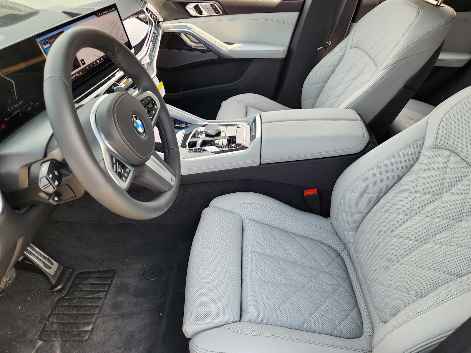 New 2027 Dravit Grey Metallic BMW  image 4