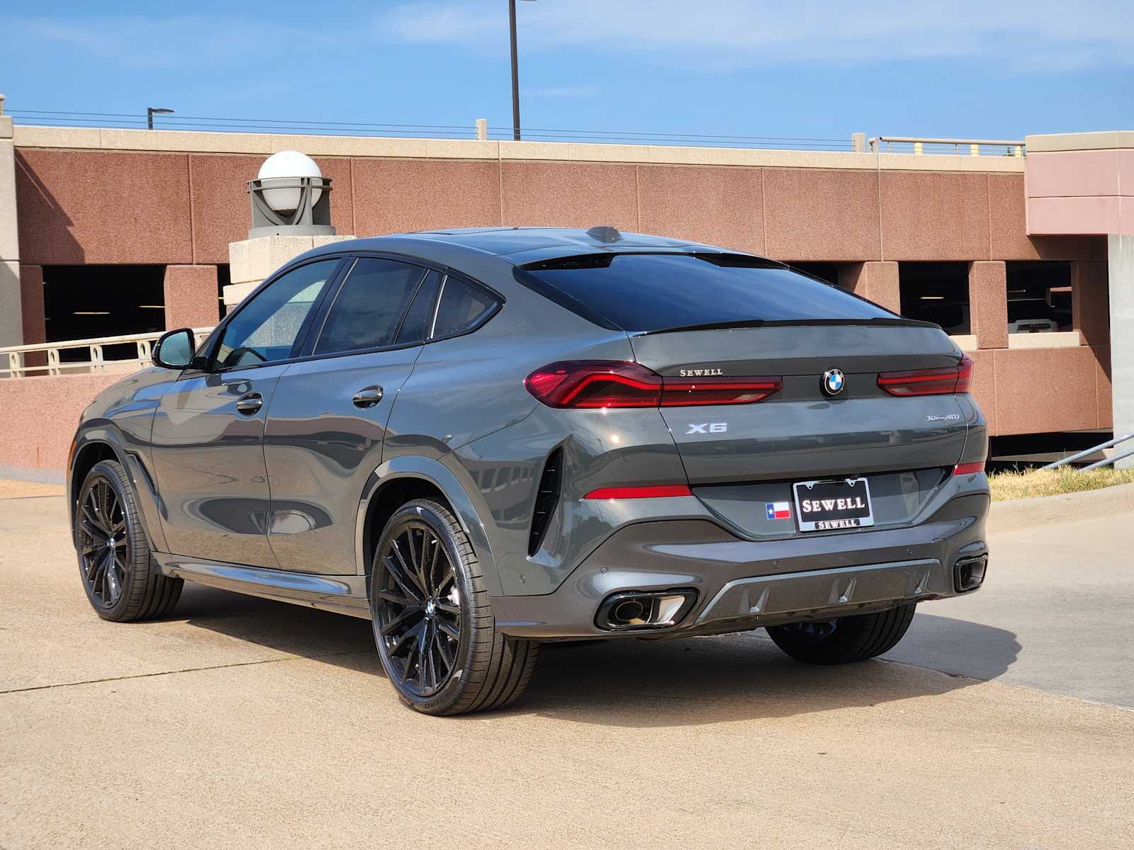 New 2027 Dravit Grey Metallic BMW  image 3