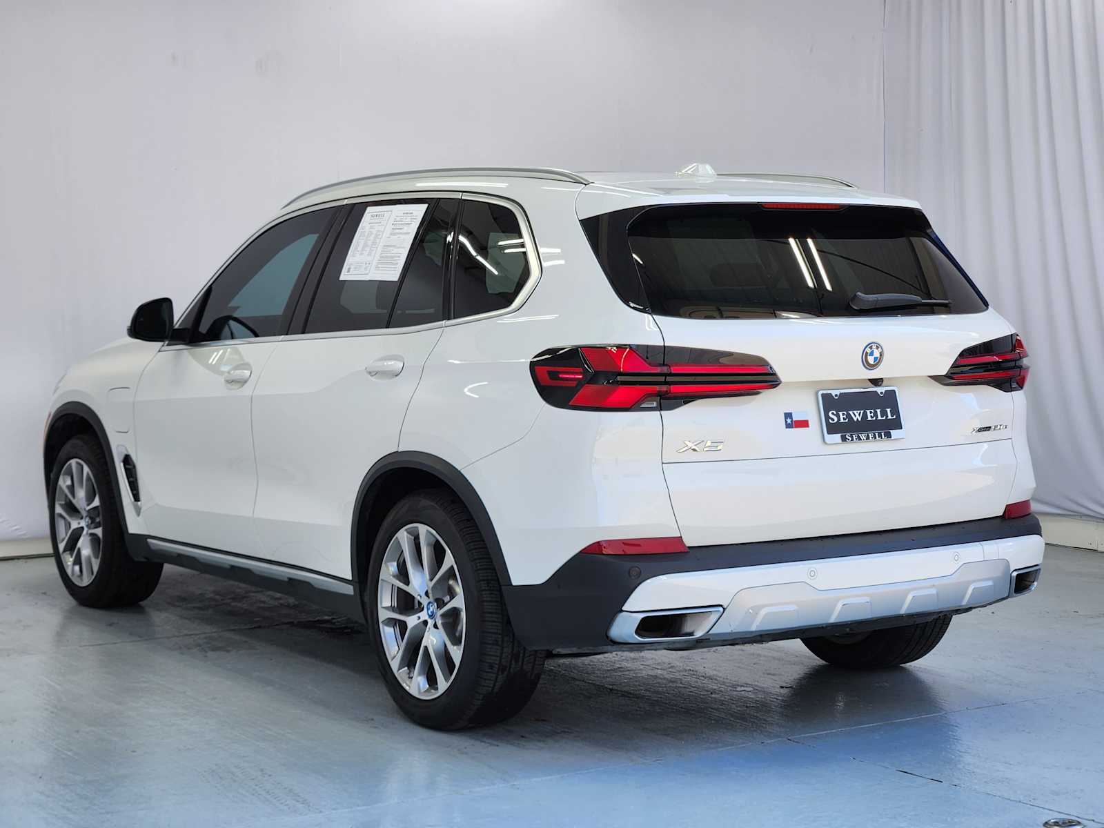 Certified Used 2025 Alpine White BMW xDrive50e image 5