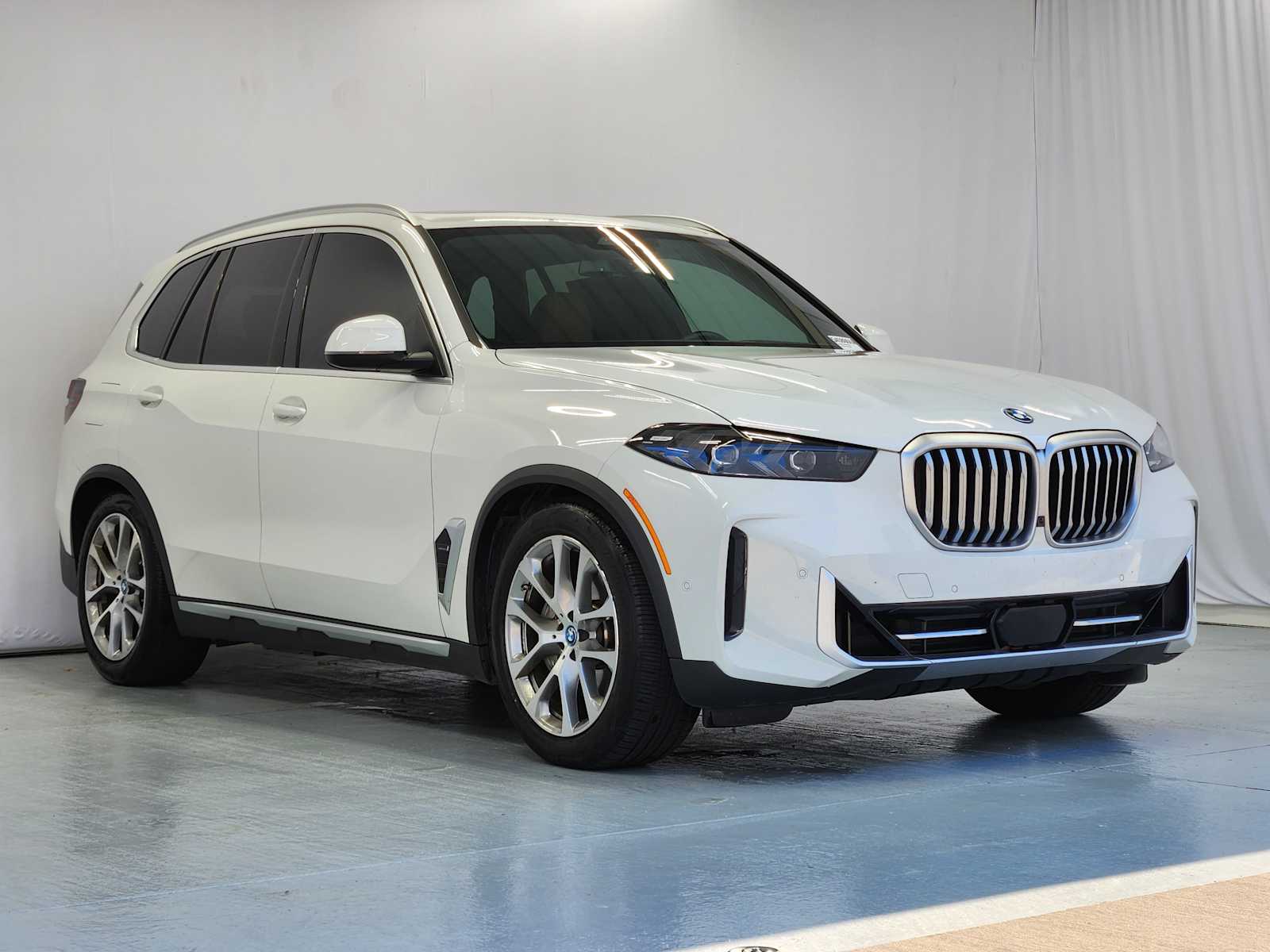 Certified Used 2024 Alpine White BMW xDrive50e image 4