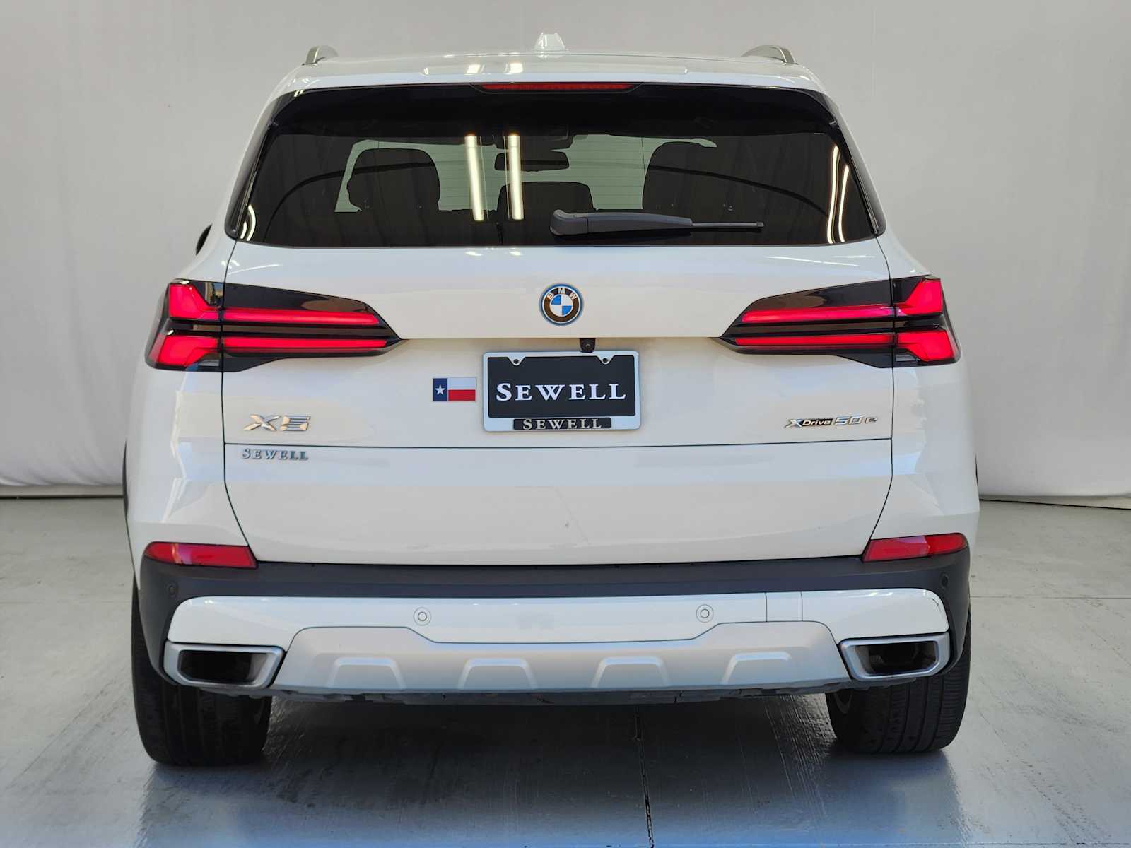 Certified Used 2024 Alpine White BMW xDrive50e image 7