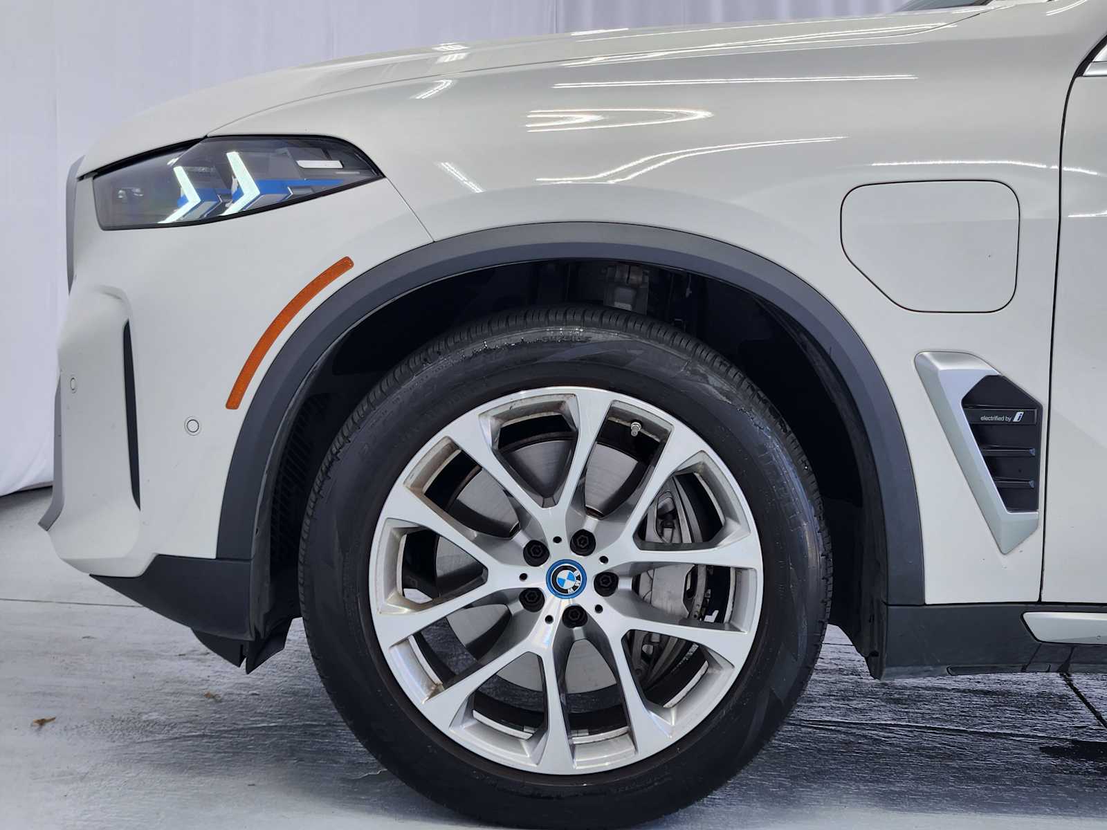 Certified Used 2024 Alpine White BMW xDrive50e image 9