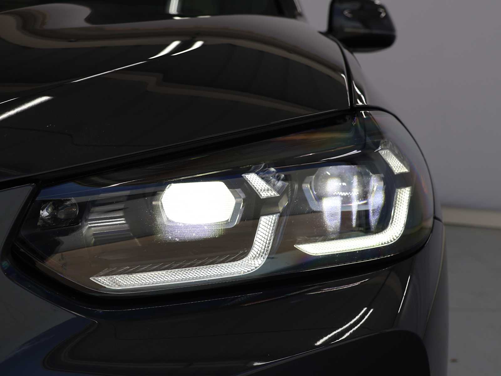 Used 2023 Dark Graphite Metallic BMW xDrive30i image 4
