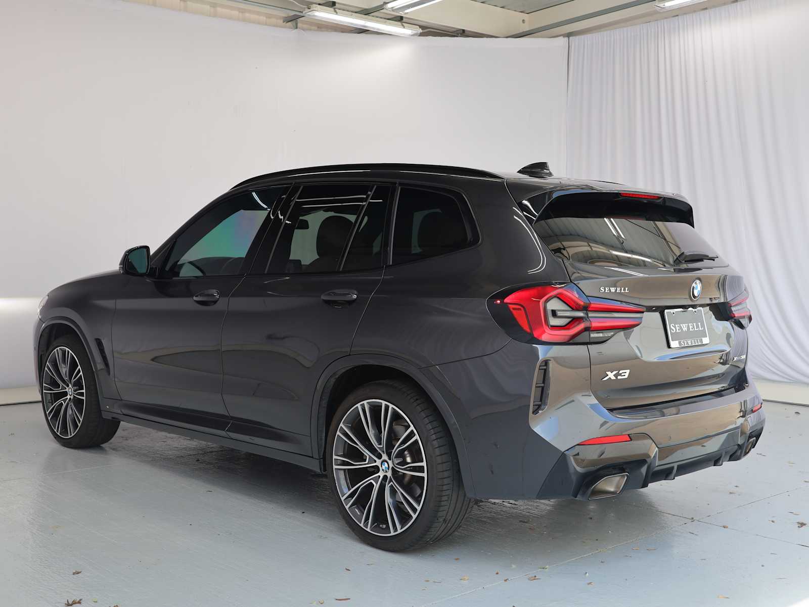 Used 2023 Dark Graphite Metallic BMW xDrive30i image 6
