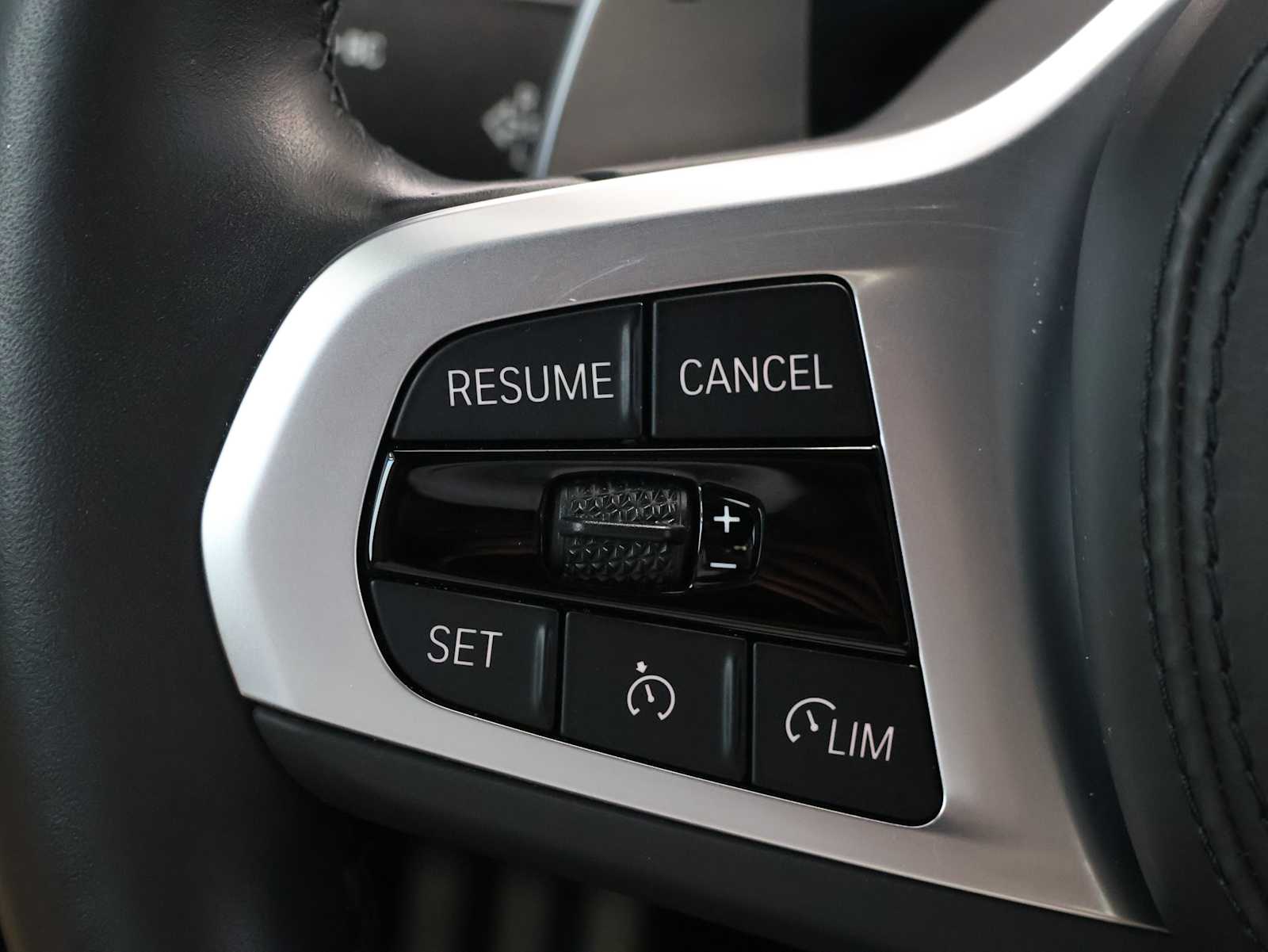 Used 2023 Dark Graphite Metallic BMW xDrive30i image 21