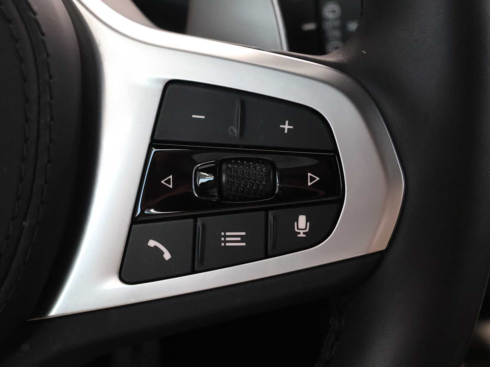 Used 2023 Dark Graphite Metallic BMW xDrive30i image 22