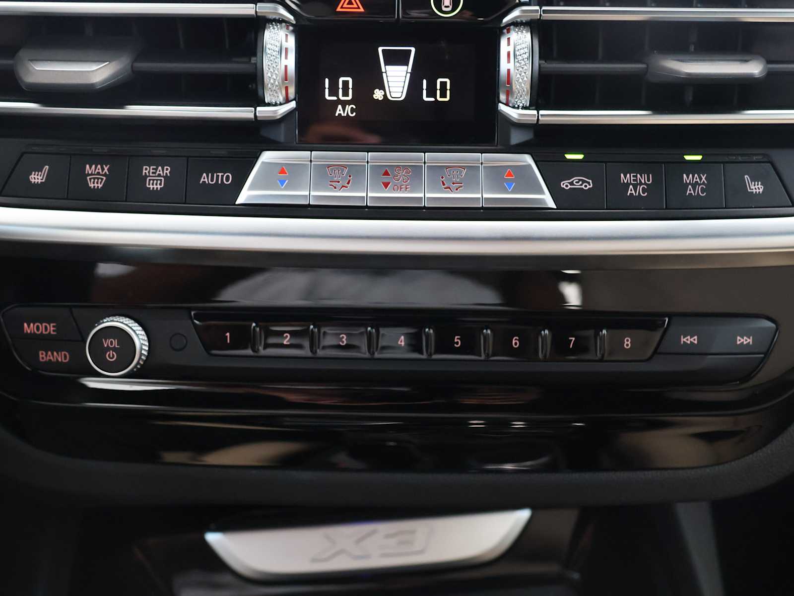 Used 2023 Dark Graphite Metallic BMW xDrive30i image 19