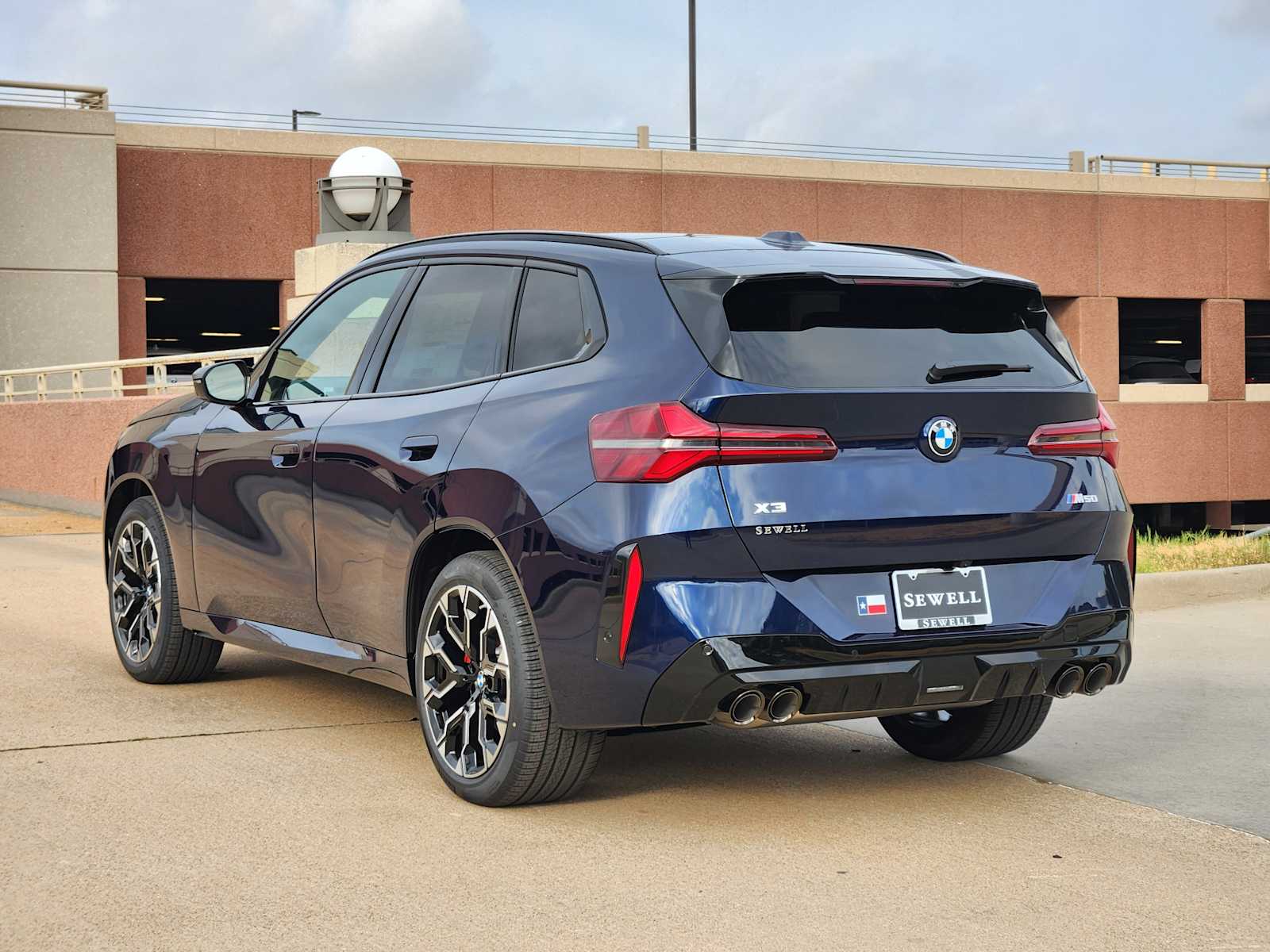 New 2026 Tanzanite Blue II Metallic BMW M50 xDrive image 3