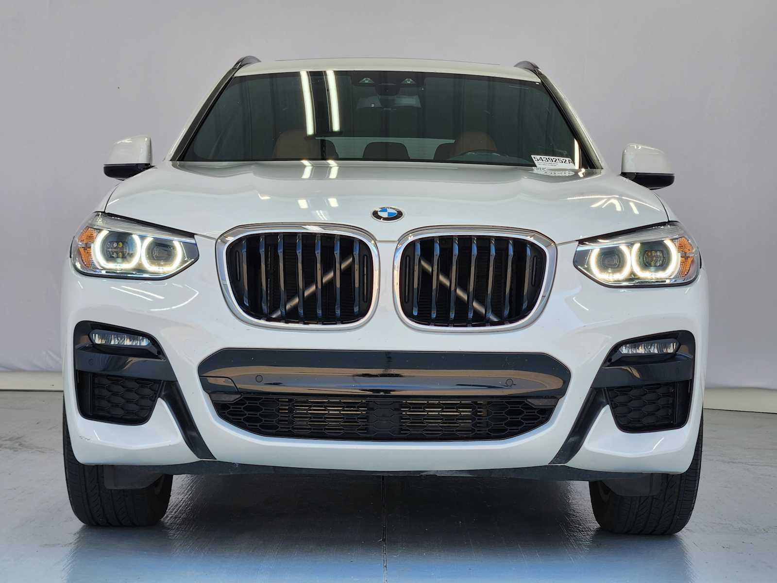 Used 2021 Alpine White BMW sDrive30i image 2