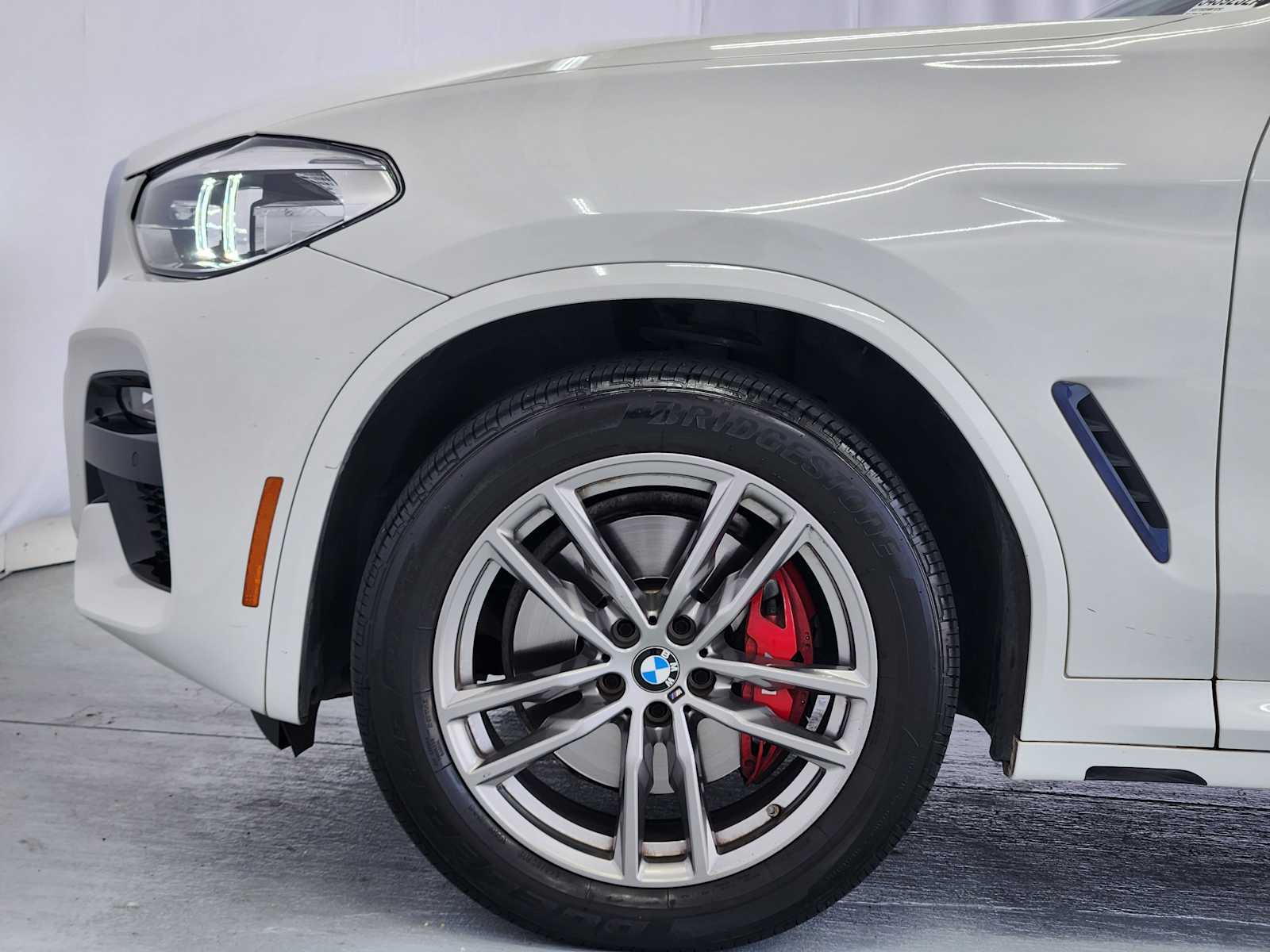 Used 2021 Alpine White BMW sDrive30i image 8