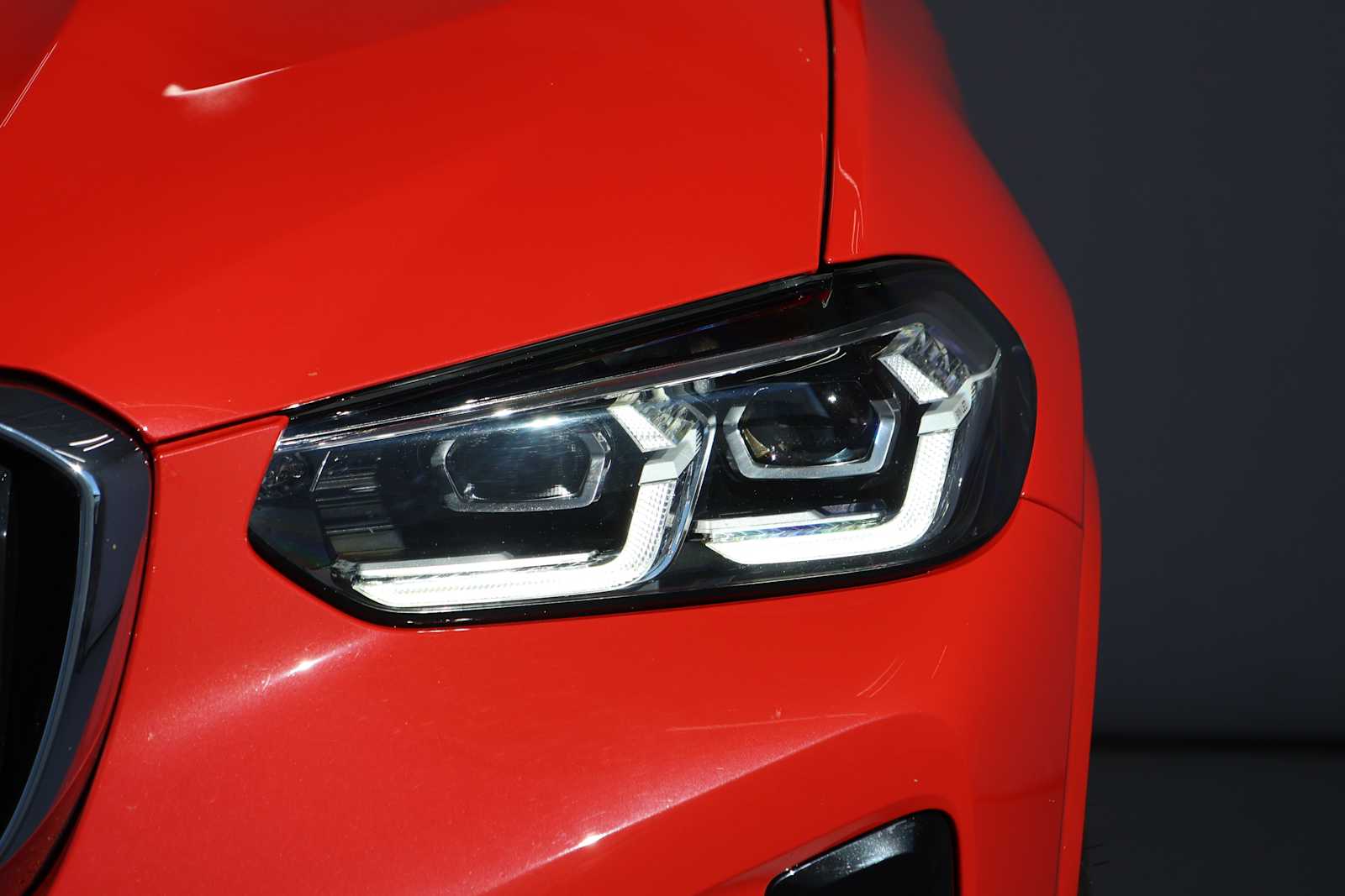 Certified Used 2023 Toronto Red Metallic BMW  image 4