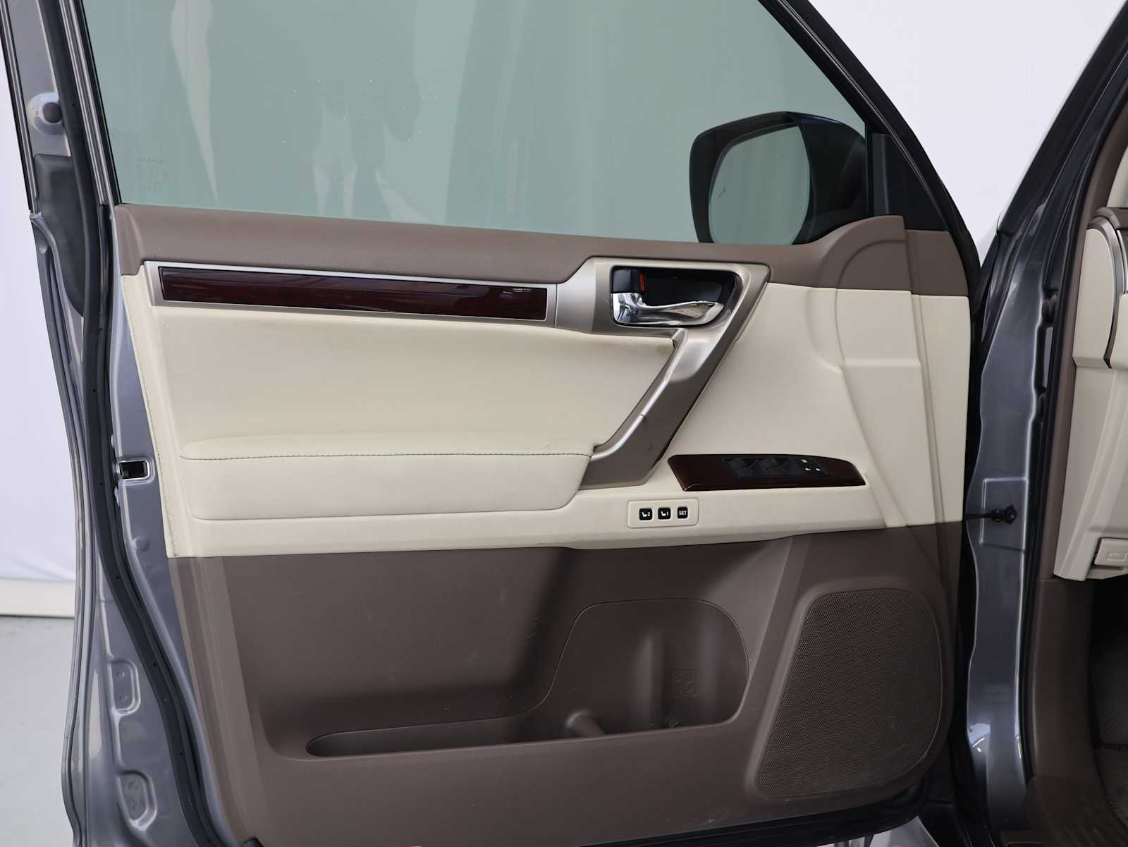 Used 2019 Nebula Gray Pearl Lexus Premium image 12