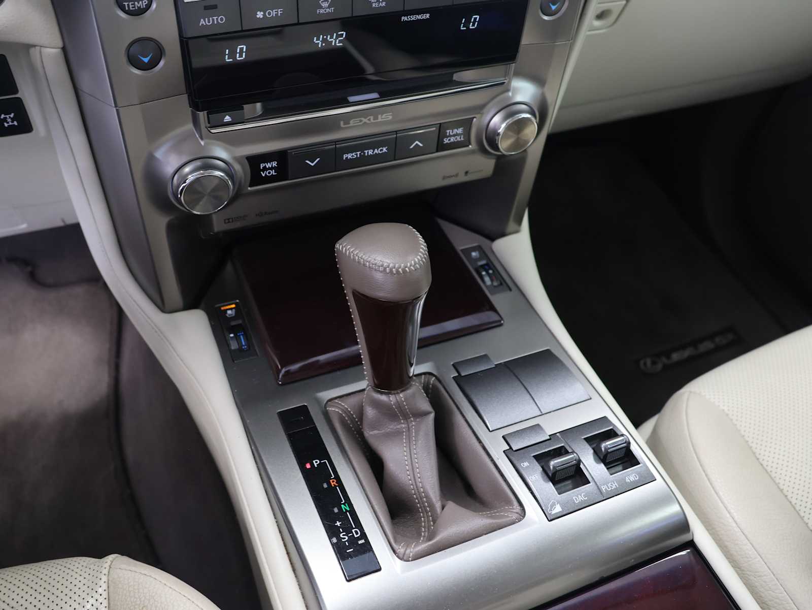 Used 2019 Nebula Gray Pearl Lexus Premium image 23