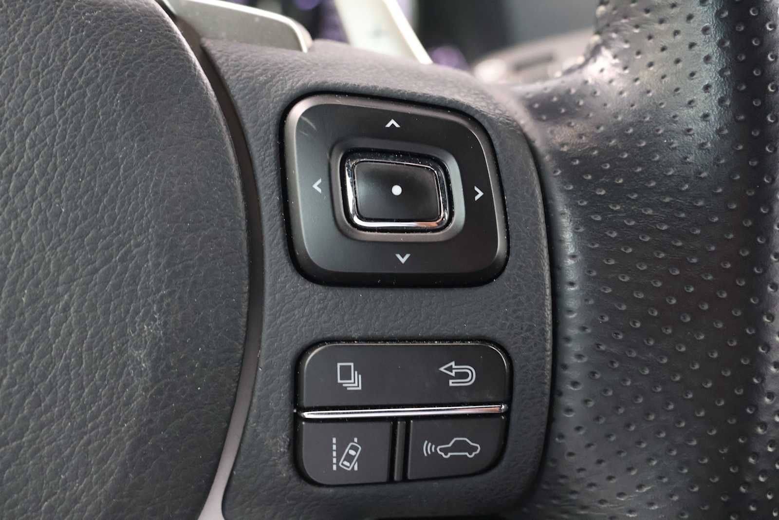 Used 2020 Atomic Silver Lexus F SPORT image 18