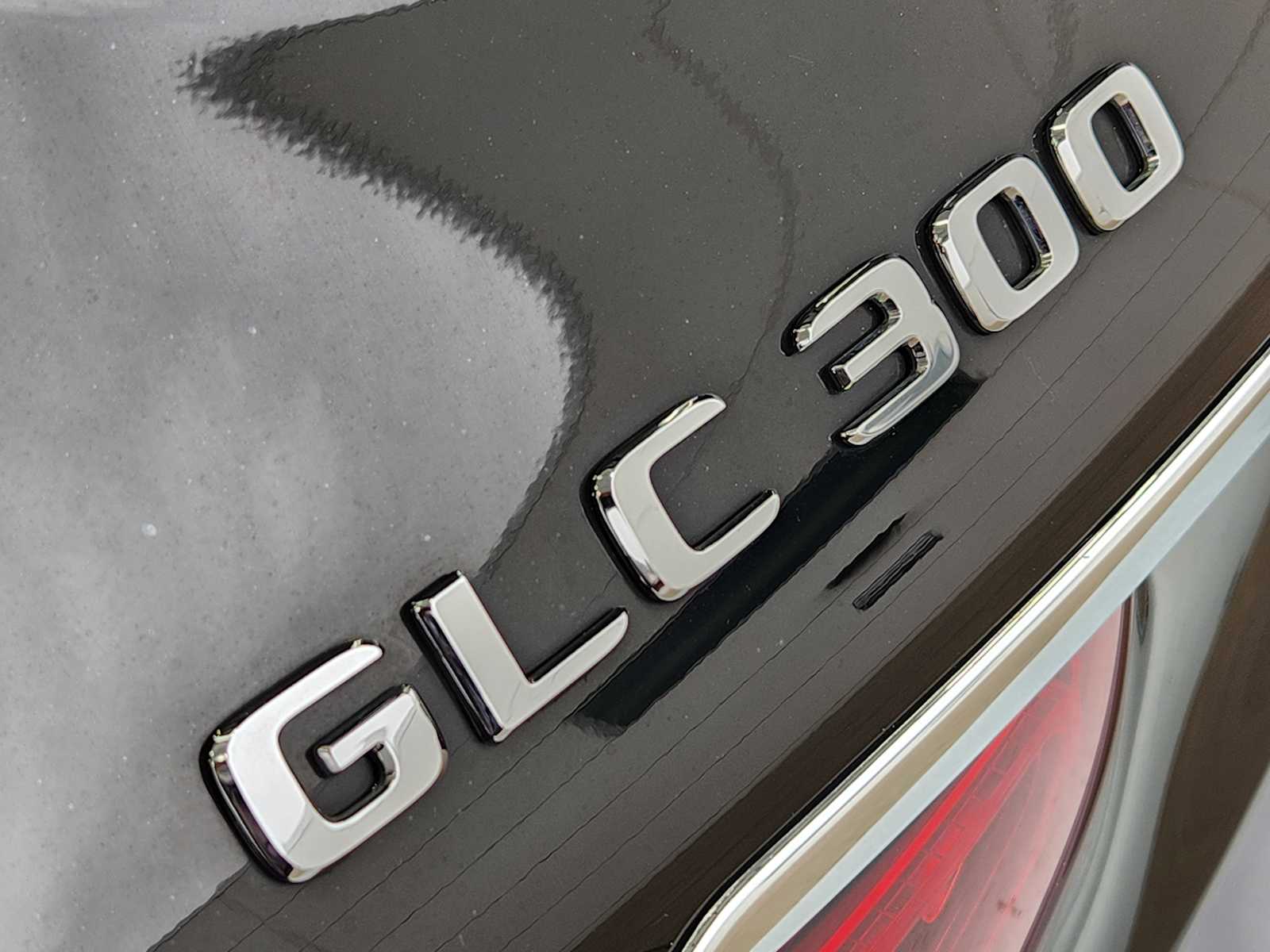 Used 2021 Black Mercedes-Benz GLC 300 image 8
