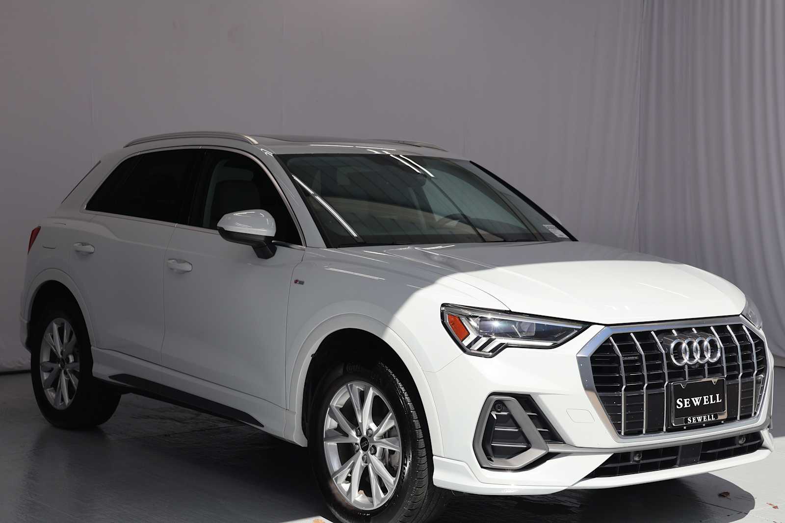 Used 2025 GLACIER WHITE Audi S line Premium Plus image 4