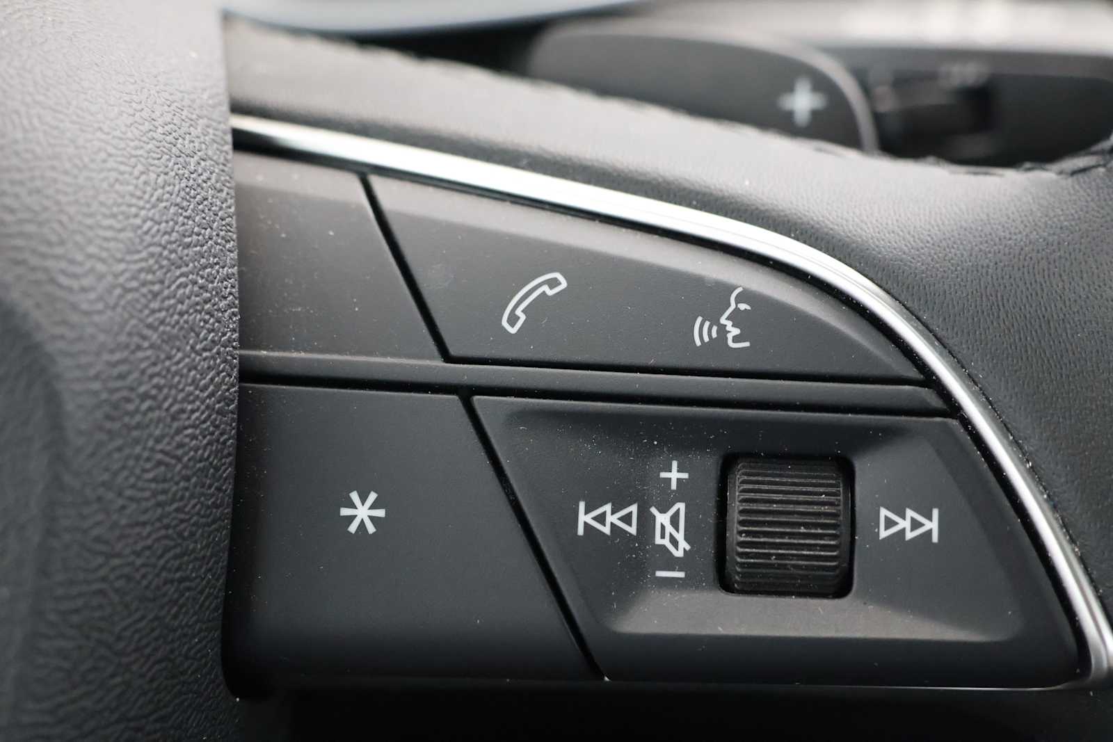Used 2025 GLACIER WHITE Audi S line Premium Plus image 22