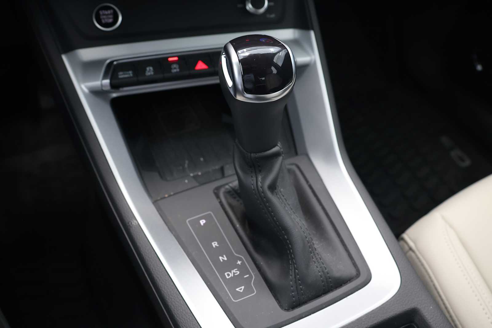 Used 2025 GLACIER WHITE Audi S line Premium Plus image 23