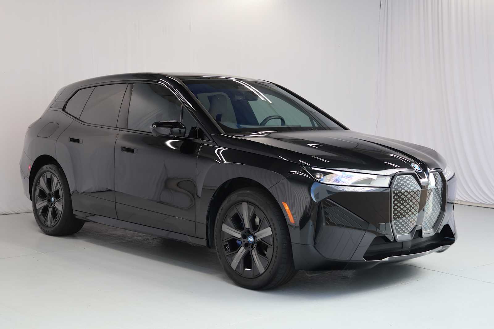 Certified Used 2024 Black Sapphire Metallic BMW xDrive50 image 3