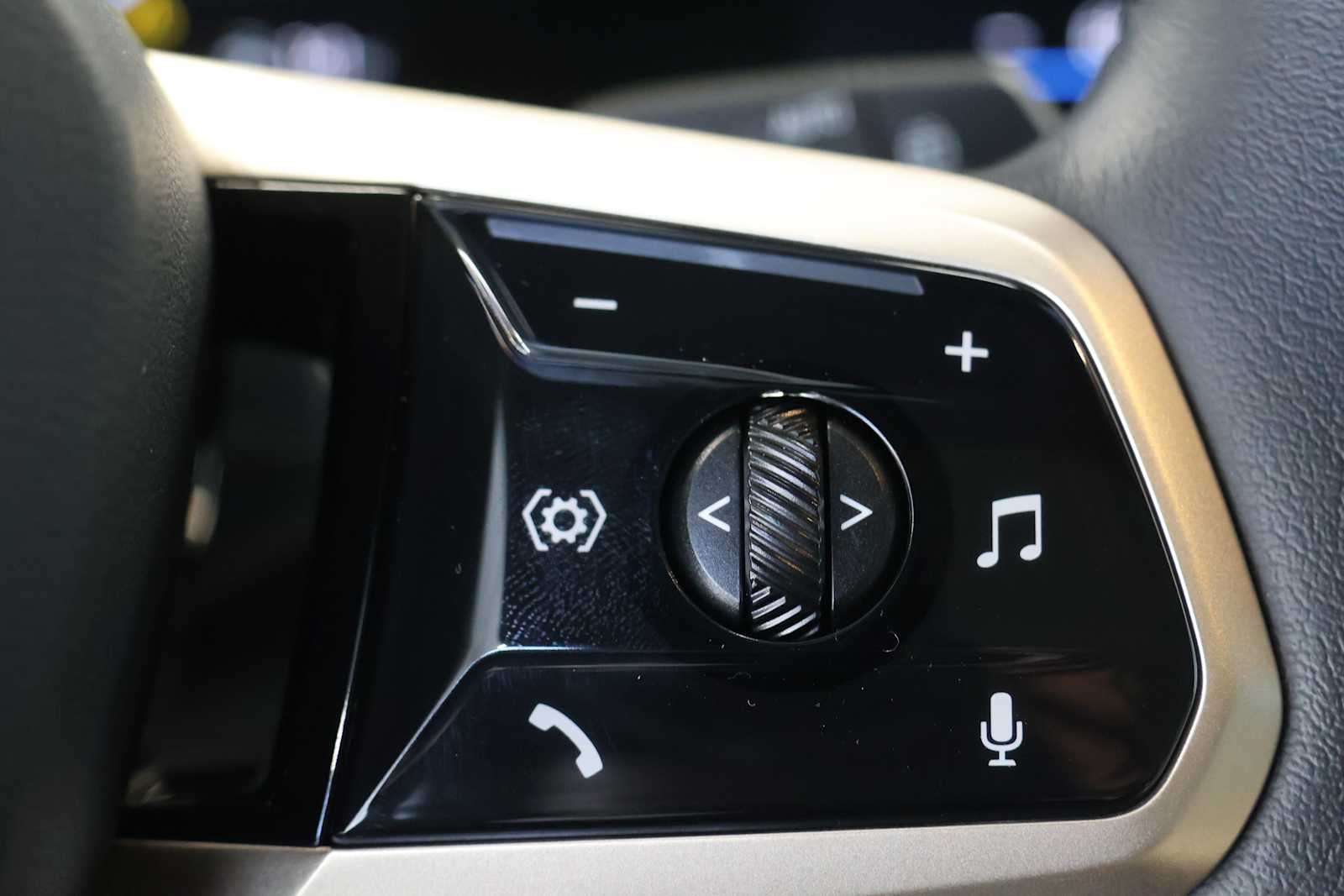 Certified Used 2024 Black Sapphire Metallic BMW xDrive50 image 20