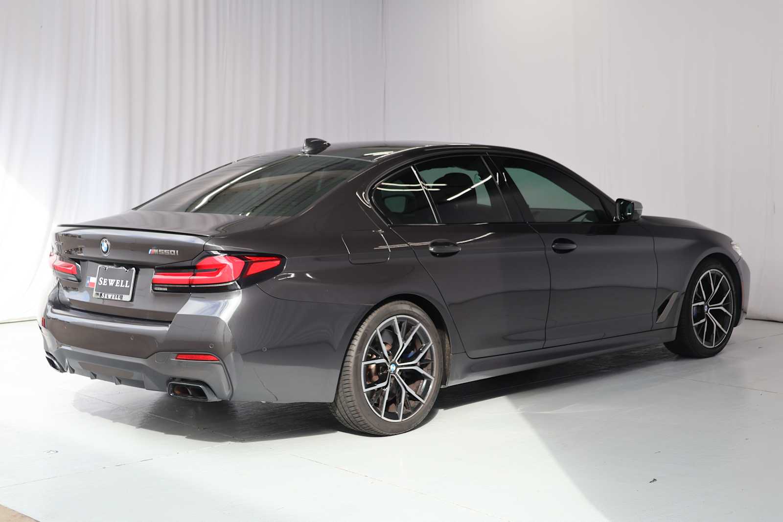 Used 2021 Dark Graphite Metallic BMW M550i xDrive image 7