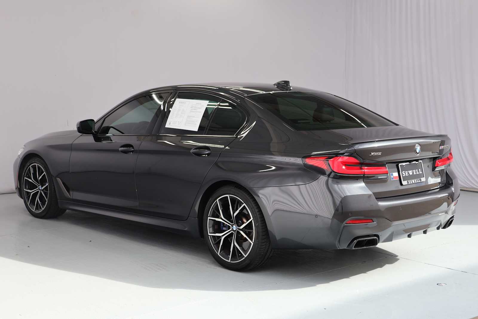Used 2021 Dark Graphite Metallic BMW M550i xDrive image 5