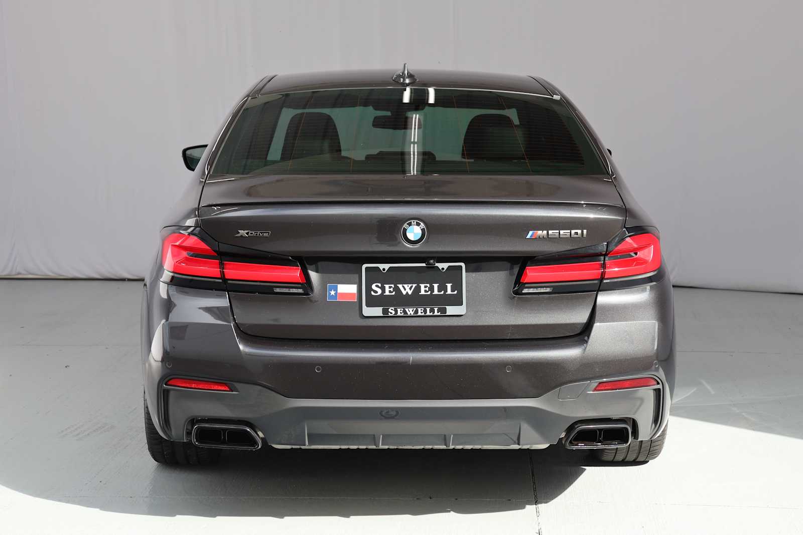 Used 2021 Dark Graphite Metallic BMW M550i xDrive image 6