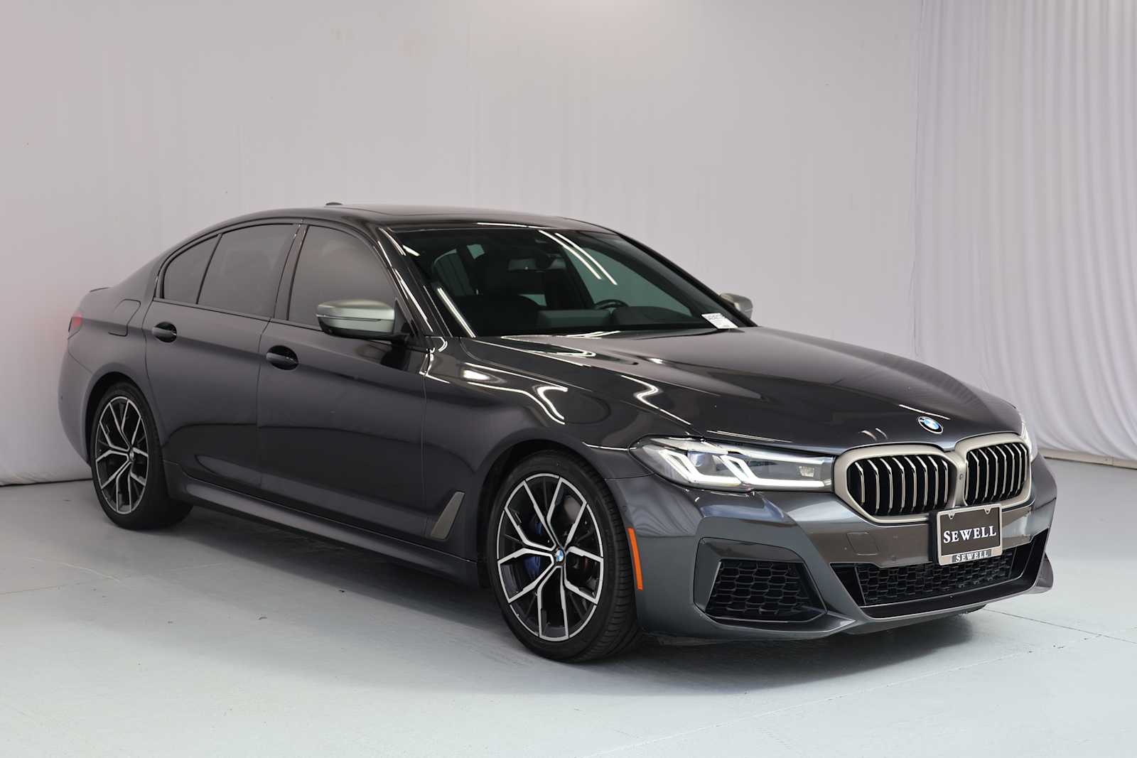 Used 2021 Dark Graphite Metallic BMW M550i xDrive image 3