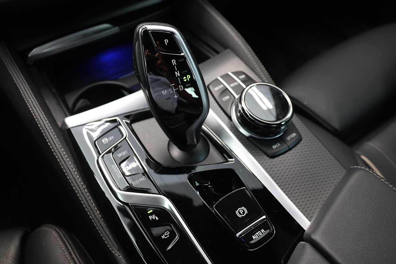 Used 2021 Dark Graphite Metallic BMW M550i xDrive image 17