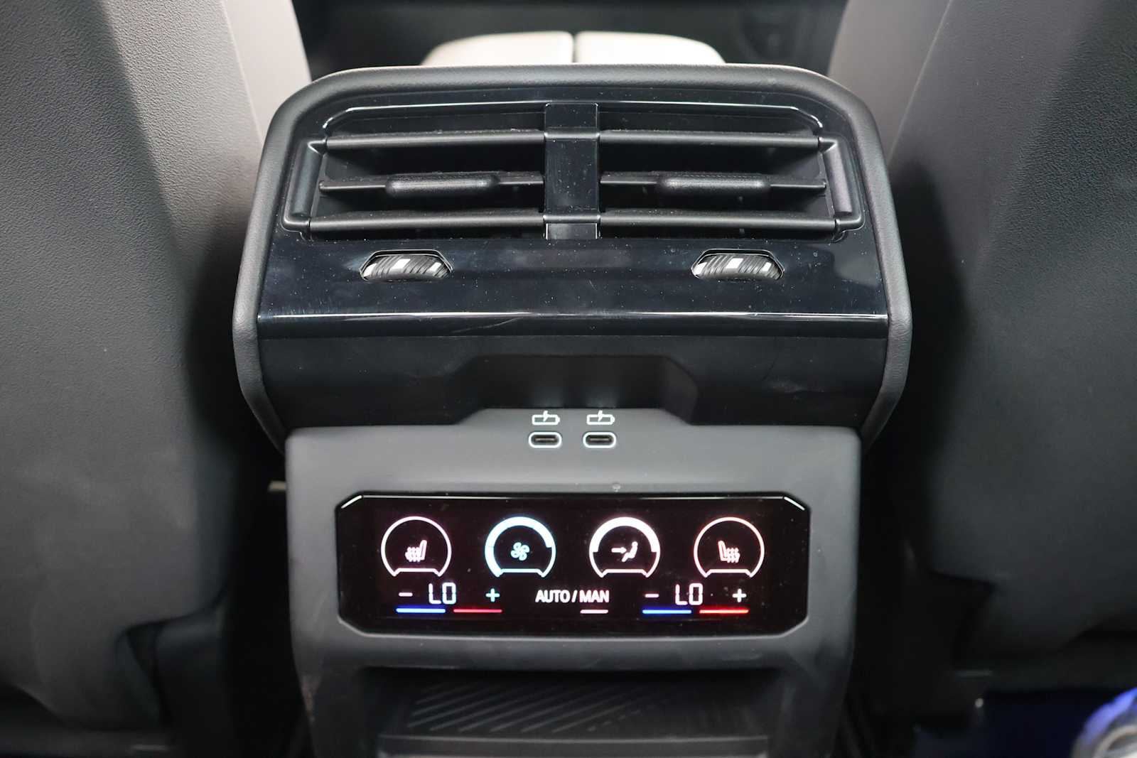 Certified Used 2026 Black Sapphire Metallic BMW 550e xDrive image 26