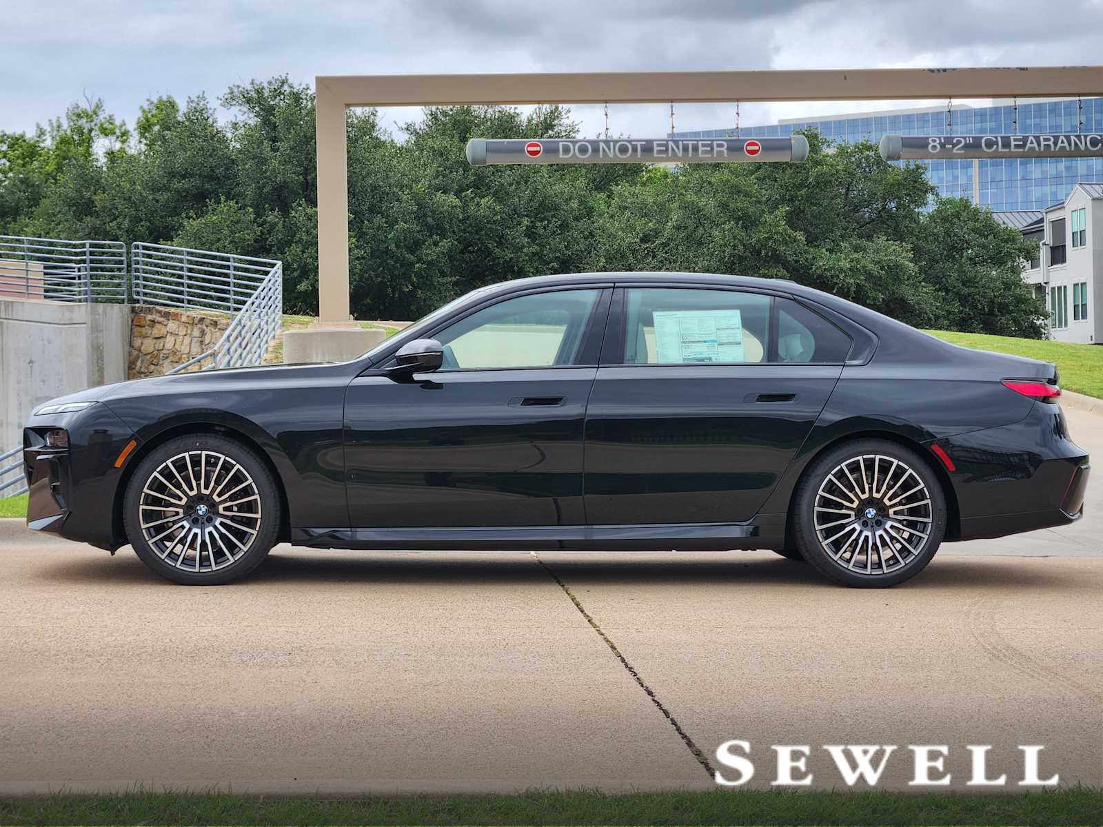New 2026 Black Sapphire Metallic BMW 740i image 2